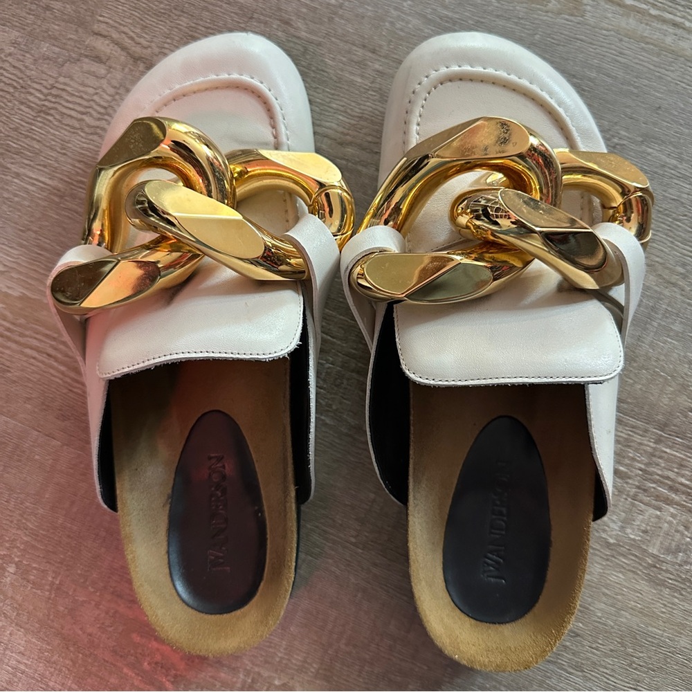 JW ANDERSON BEIGE OVERSIZED BUCKLE MULES SLIDES